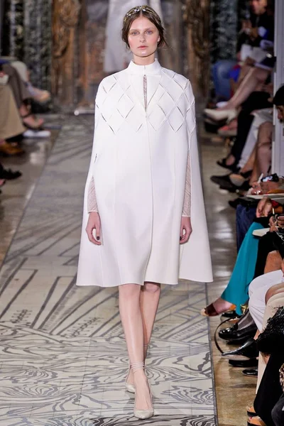 Look 24